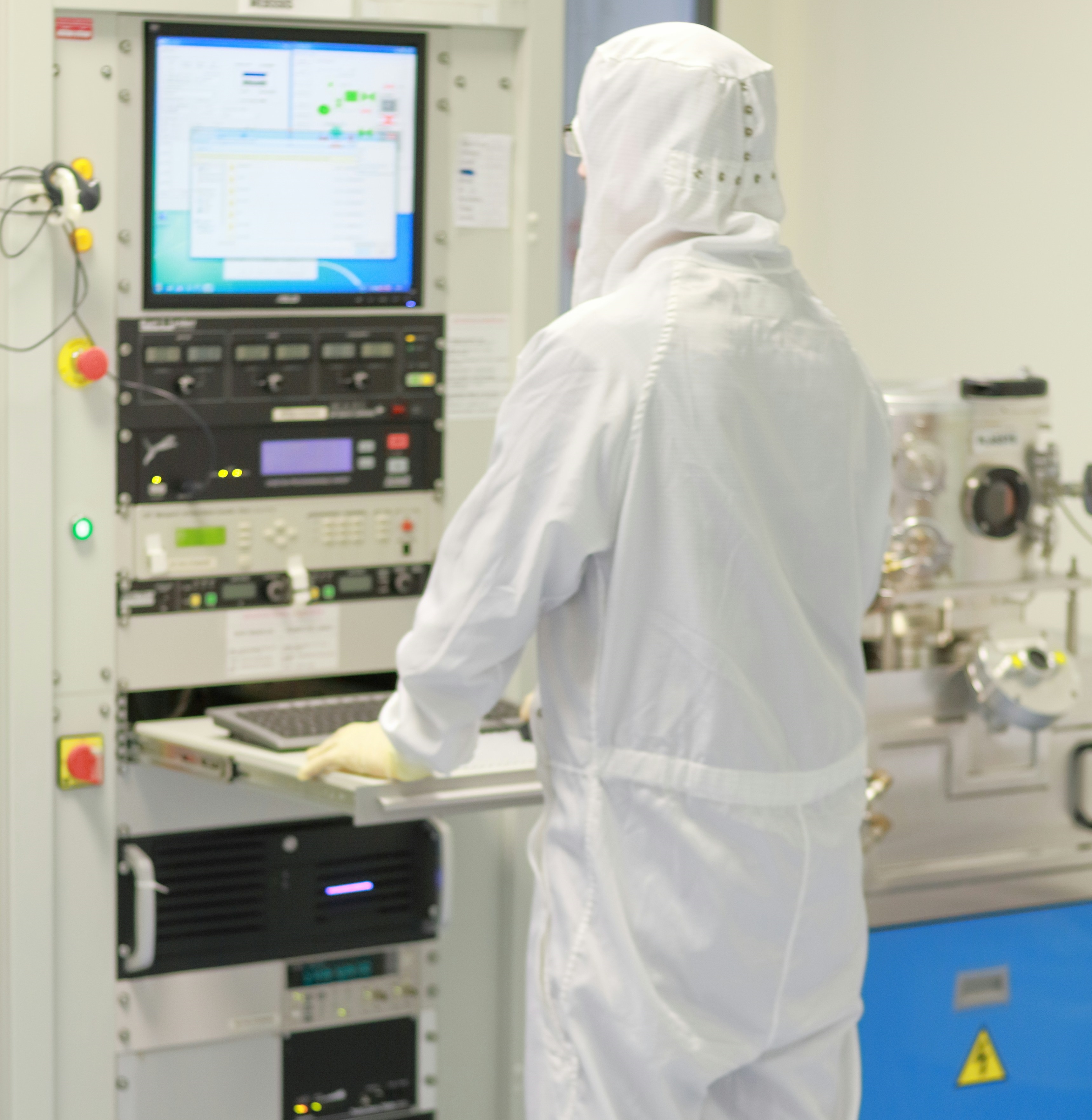 Clean room manufactured O-rings and gaskets from Canyon Components for medical, pharmaceutical, and semiconductor industries.